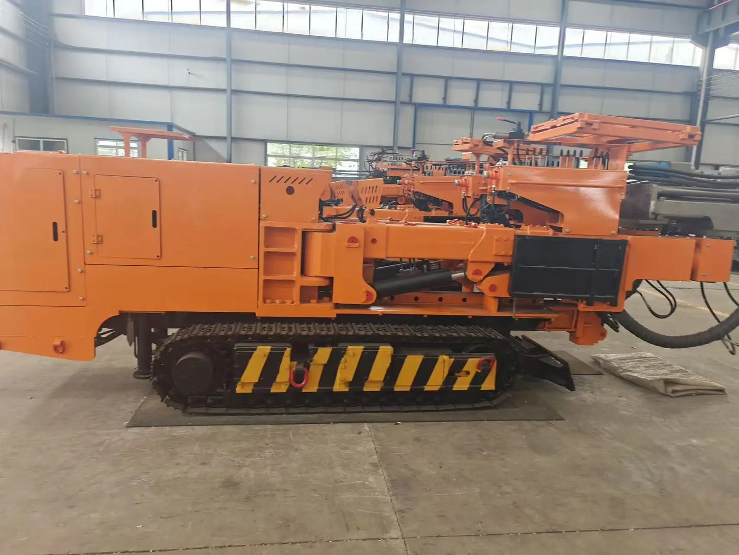 DTH Crawler Self-Propelled Drilling Rig Well for Mining Machines High Efficiency Crawler Drill Rig